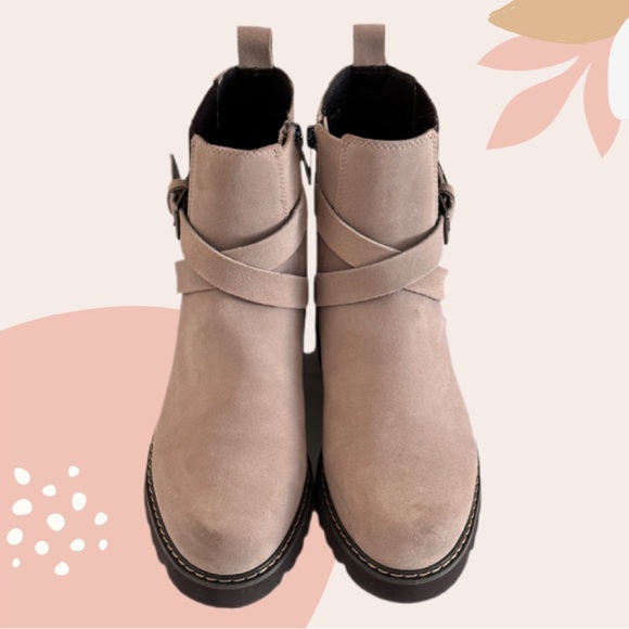 Donald Pliner Captain Suede Boots - Picture 3 of 9